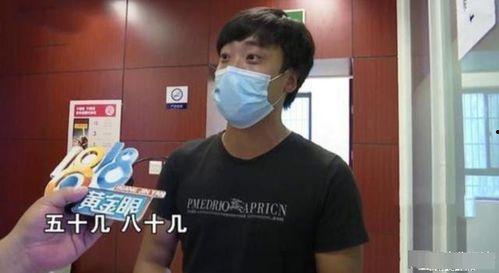 老板请员工吃瓜,共度欢乐时光