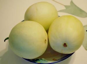 吃梨瓜的功效,润肺生津，养生保健的天然良药