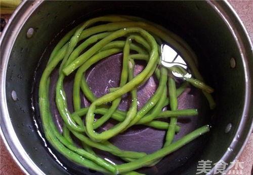 吃豆角煮小瓜好吗,豆角煮小瓜，营养搭配新选择