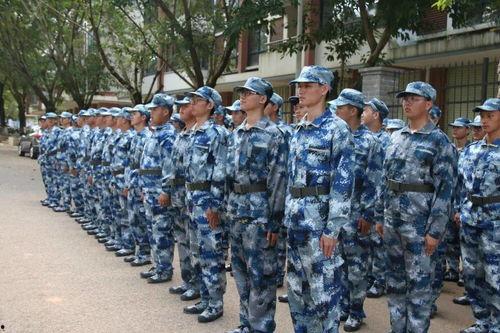 吃瓜军训某食堂,吃瓜群众的美食盛宴
