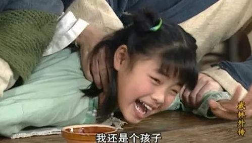 明星街边吃瓜图片,明星与瓜果的甜蜜邂逅