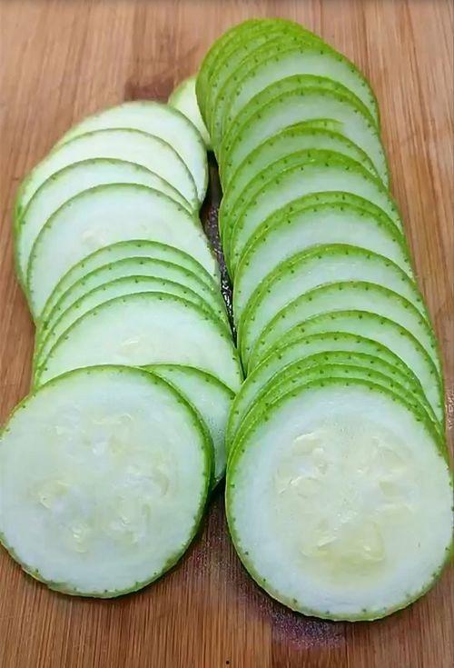 用小瓜做妁吃的,探寻夏日清爽佳肴的秘密