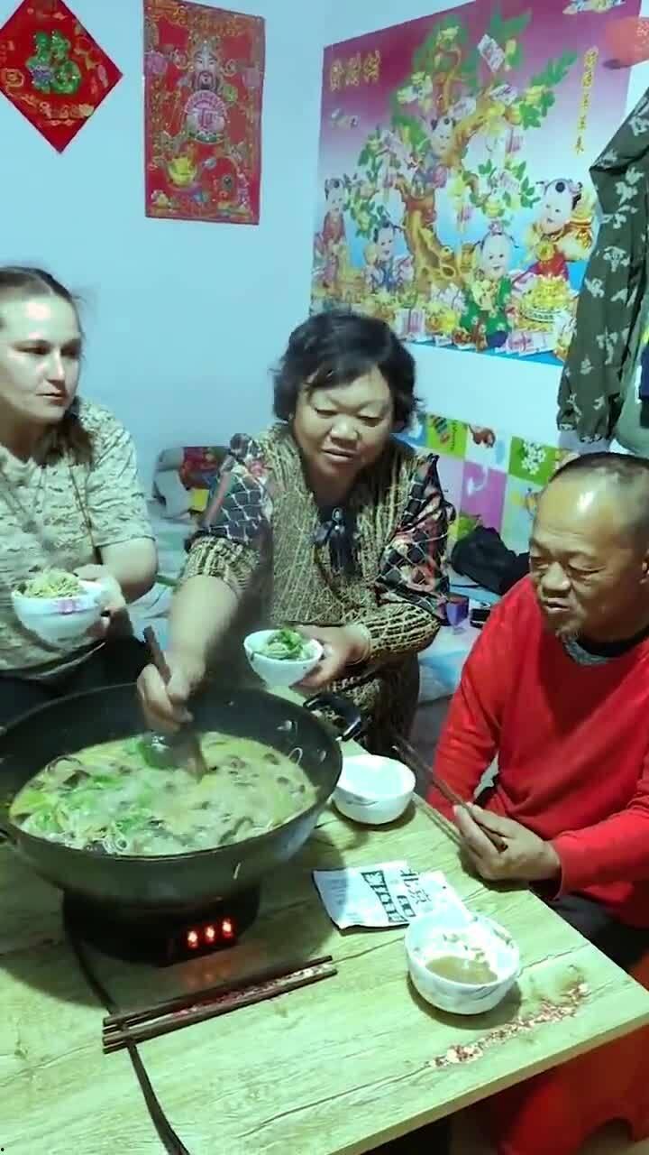 吃瓜蒙主东北,揭秘东北方言中的趣味与智慧