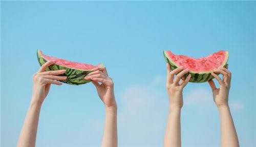 吃瓜的习俗,揭秘吃瓜习俗背后的文化韵味