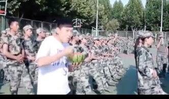 学生表演吃瓜视频大全,学生吃瓜视频大全集锦